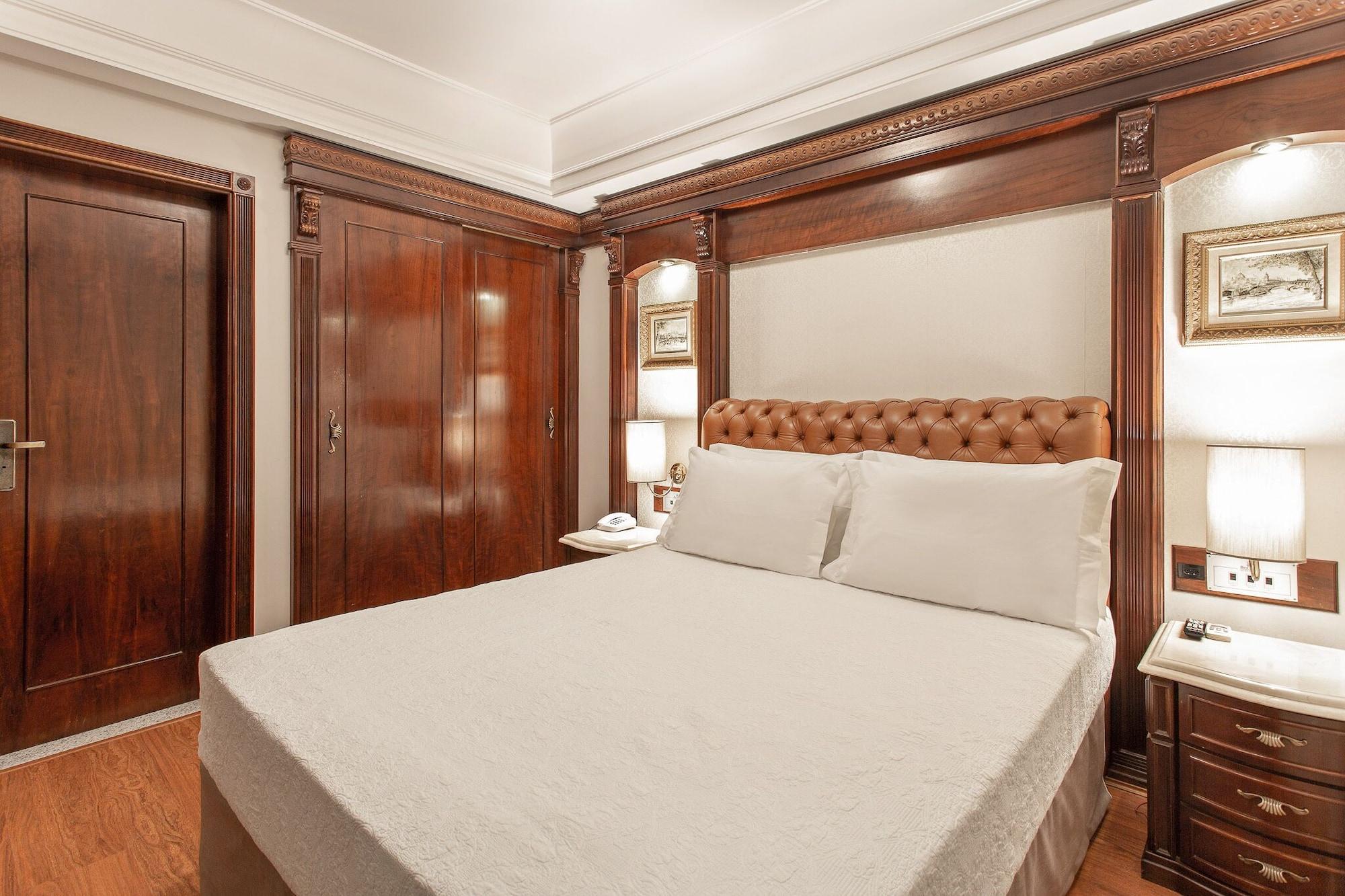 Bourbon Business Hotel 4*