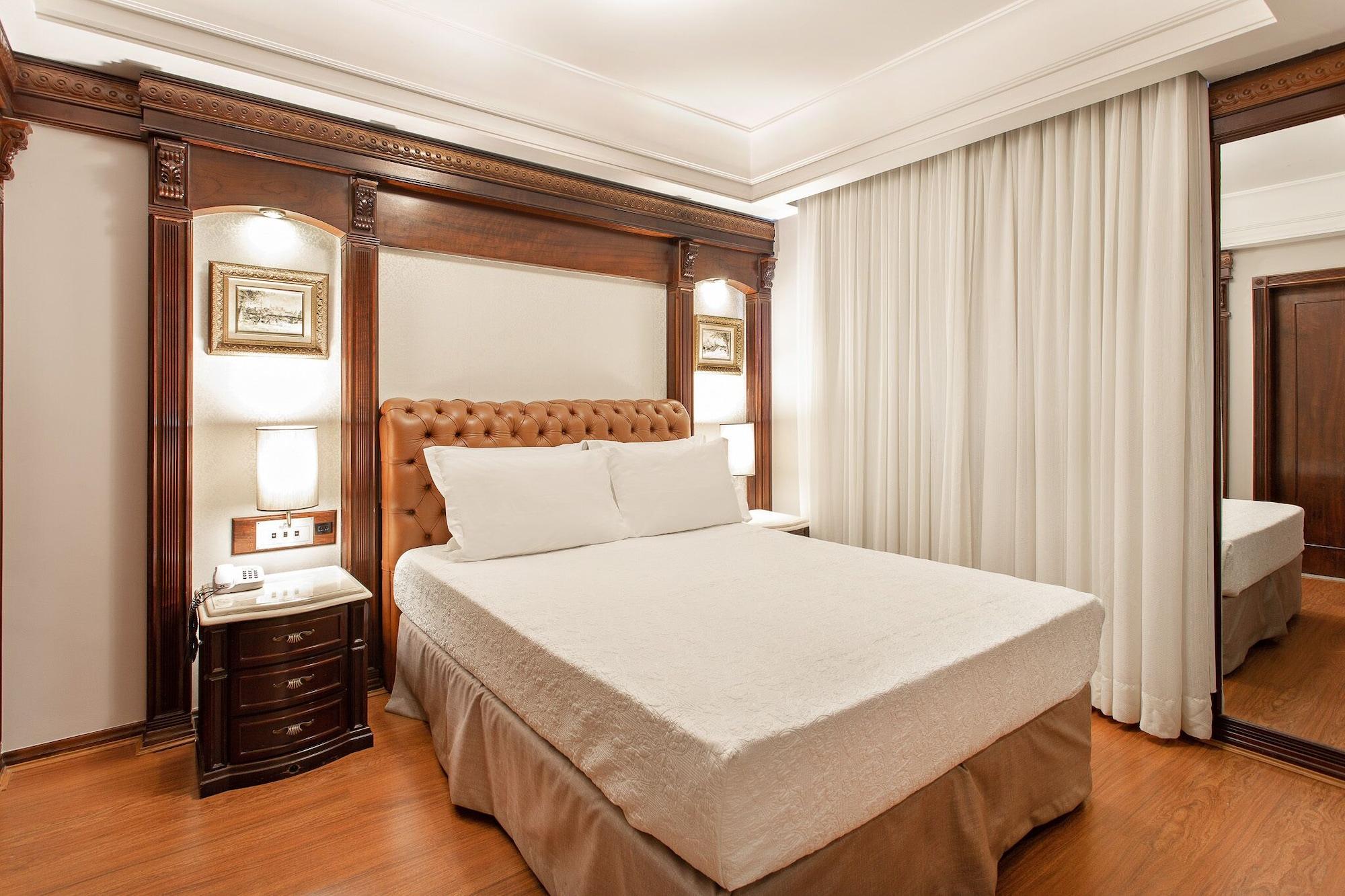 Bourbon Business Hotel 4*
