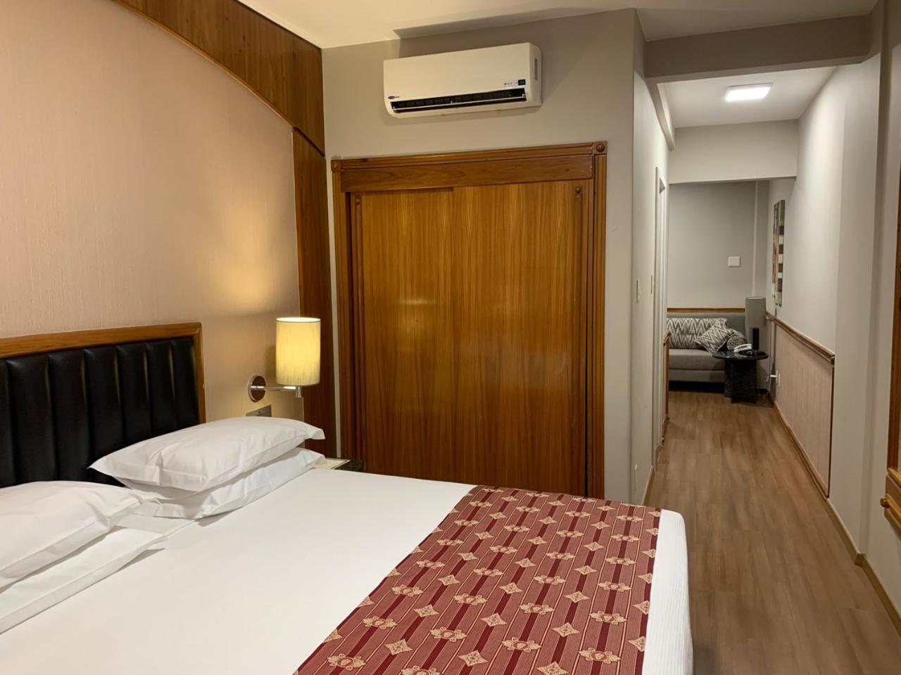 Hotel Bourbon Business